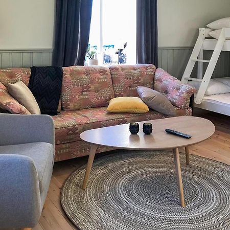 Cozy Home In Raettvik With Kitchen Екстериор снимка